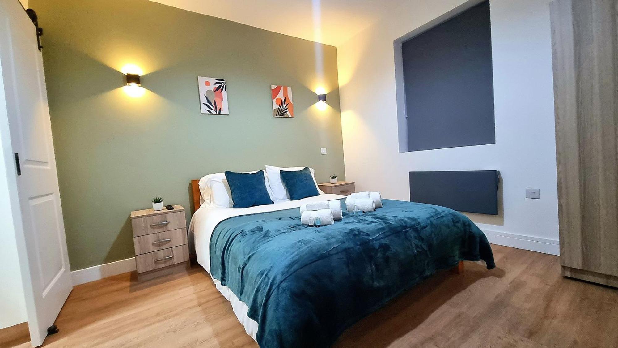 Apartment With En Contractors-businesses-relocator Friendly