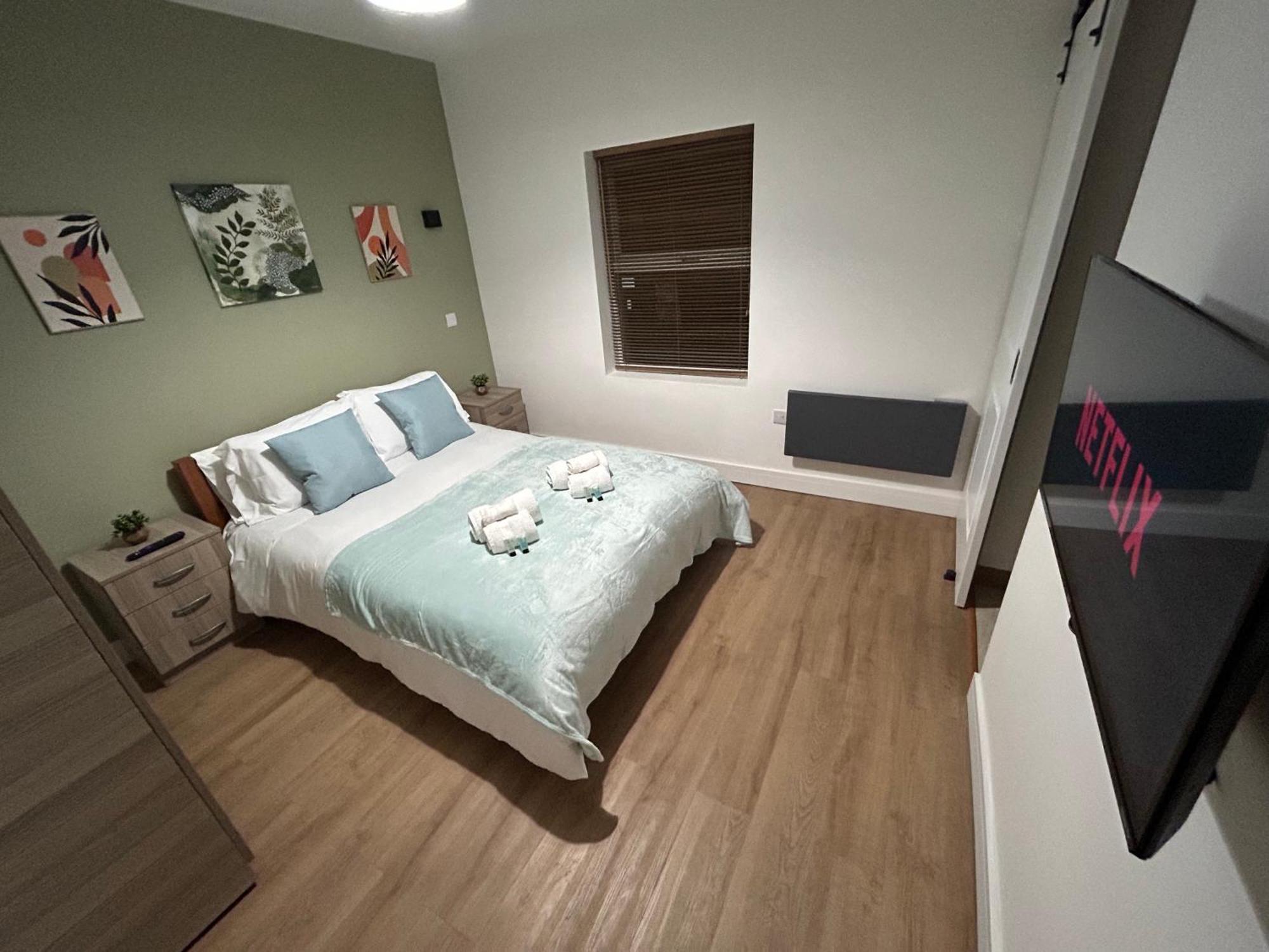 Apartment With En Contractors-businesses-relocator Friendly